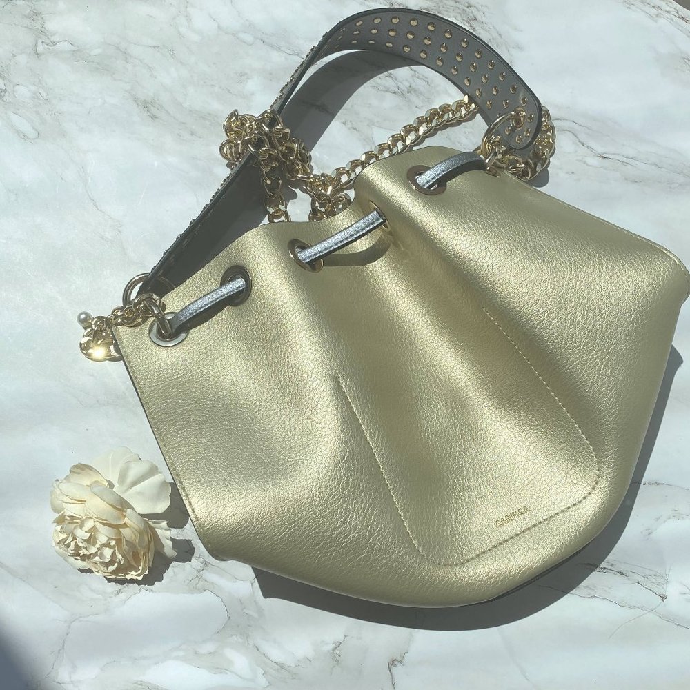 Carpisa Women's smooth Leather Medium Bucket Shoulder Bag